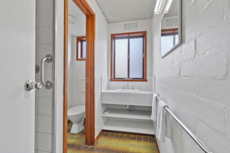 Eastern Beach Unit 1