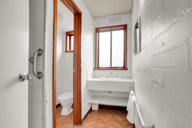 Eastern Beach Unit 3