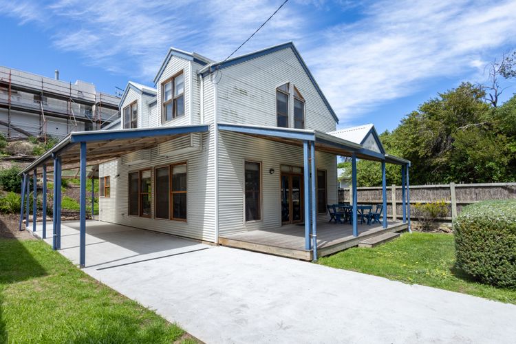 Yachthouse