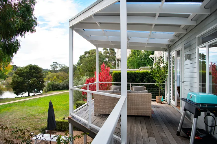 Vue Lake Daylesford Villa