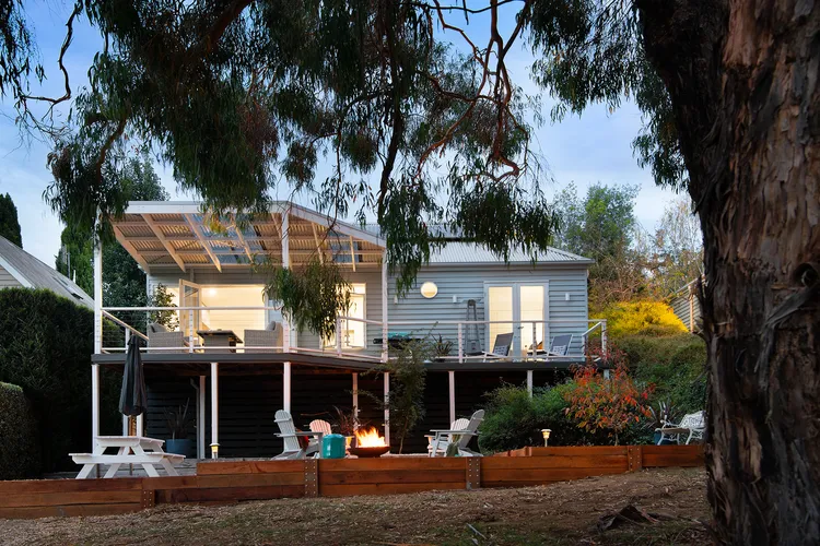 Vue Lake Daylesford Villa