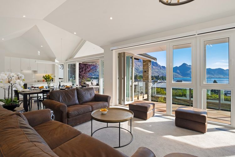 Stonehill Villa – 3 Bed