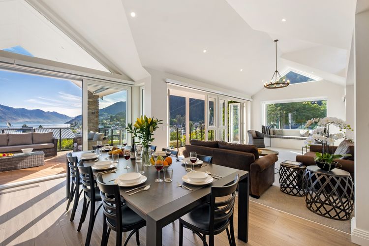 Stonehill Villa – 3 Bed