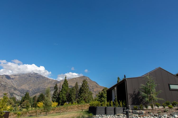 Hayes Cottage | Bravo