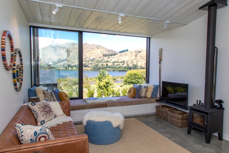 Hayes Cottage | Bravo