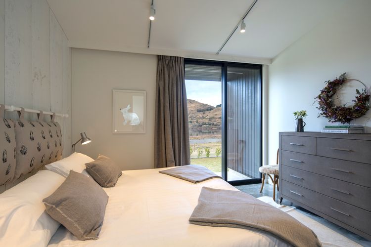 Hayes Cottage | Charlie