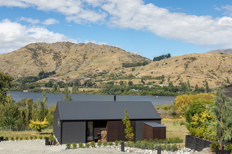 Hayes Cottage | Charlie