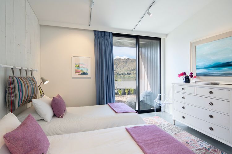 Hayes Cottage | Foxtrot