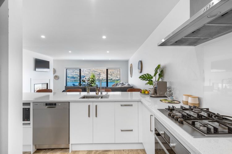 St Matthews Views – Walter