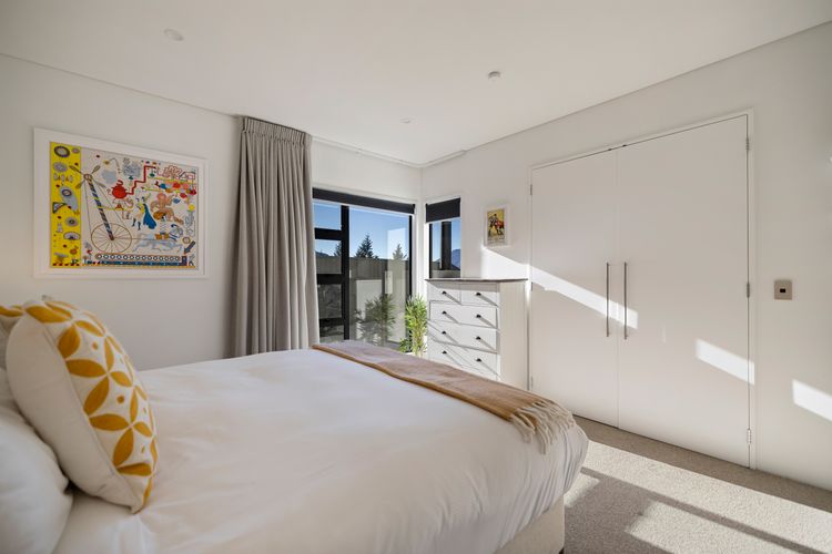 Vanda Heights