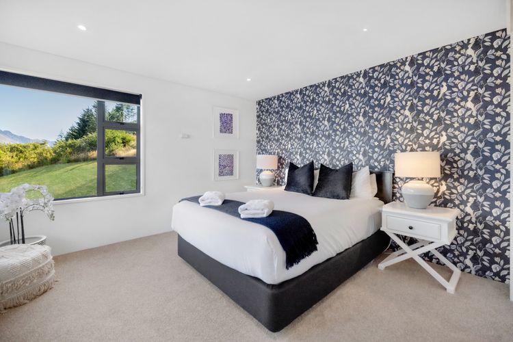 Vanda Heights