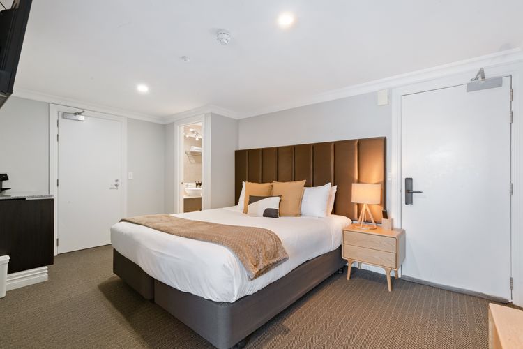 Beacon Penthouse 1006 – 4 Bed