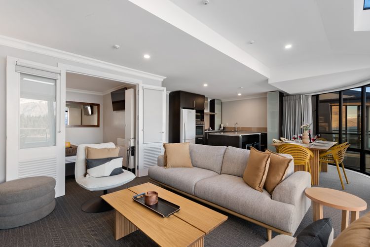 Beacon Penthouse 1006 – 4 Bed