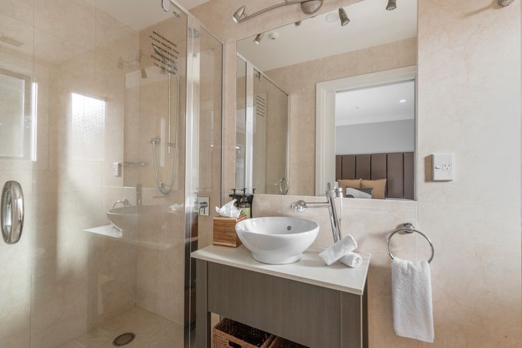 Beacon Penthouse 1006 – 4 Bed