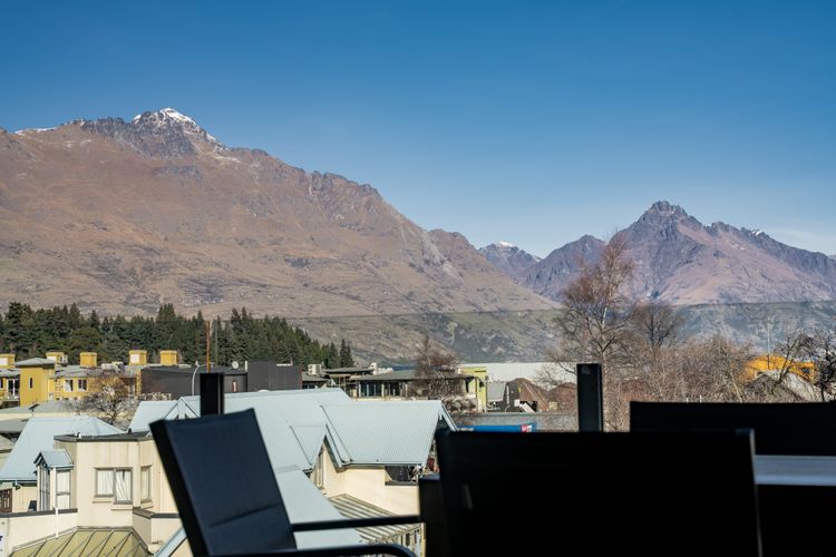 Cecil Peak View Apartment