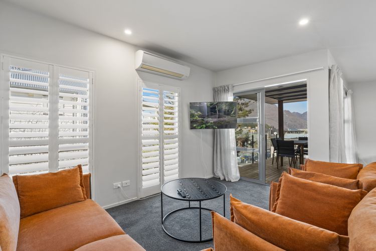 Cecil Peak View Apartment