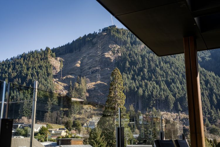 Cecil Peak View Apartment