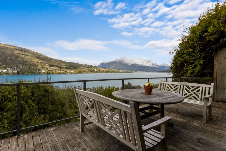 Perfect on Perkins – Lake views