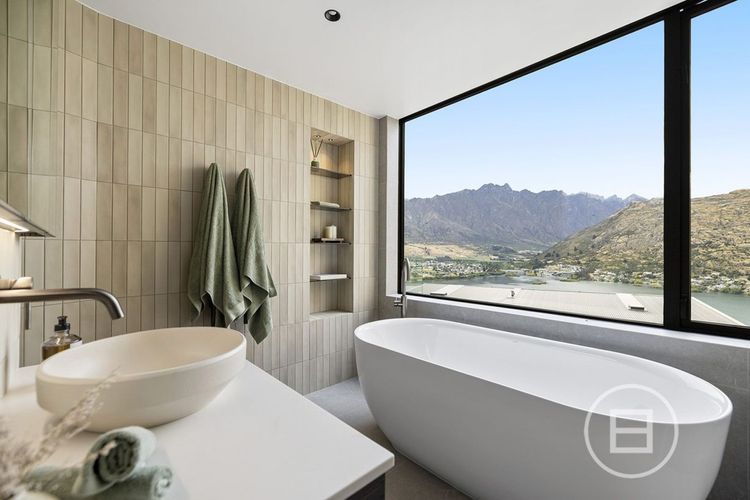 The Middleton Escape I Private Spa, Lake Views & L