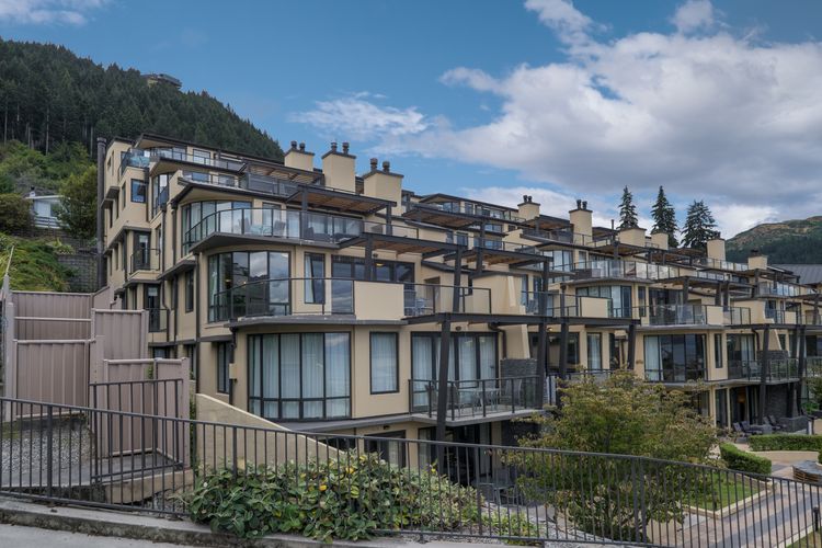 Lakefront 912 The Beacon | 3 Bedroom