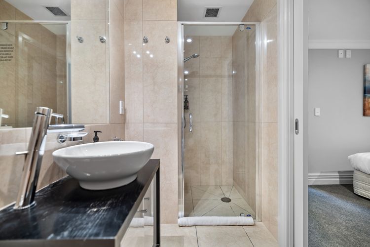 Lakefront 912 The Beacon | 3 Bedroom