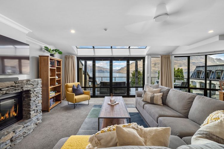 Lakefront 912 The Beacon | 3 Bedroom