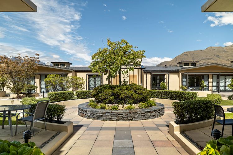 Lakefront at 911 The Beacon | Studio