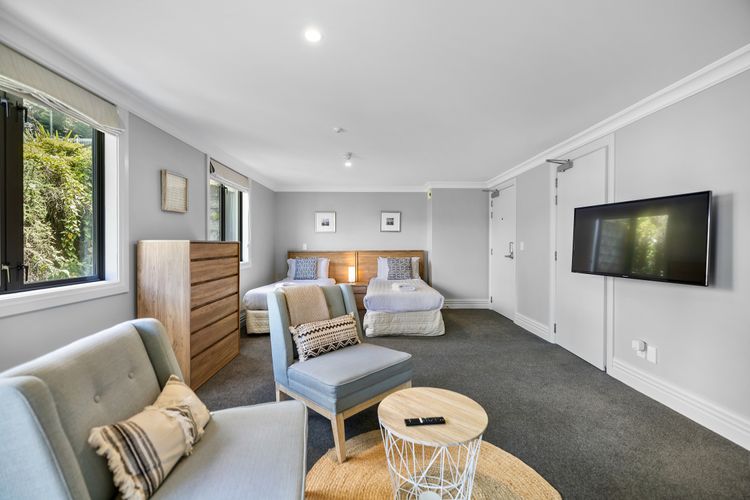 Lakefront at 911 The Beacon | Studio