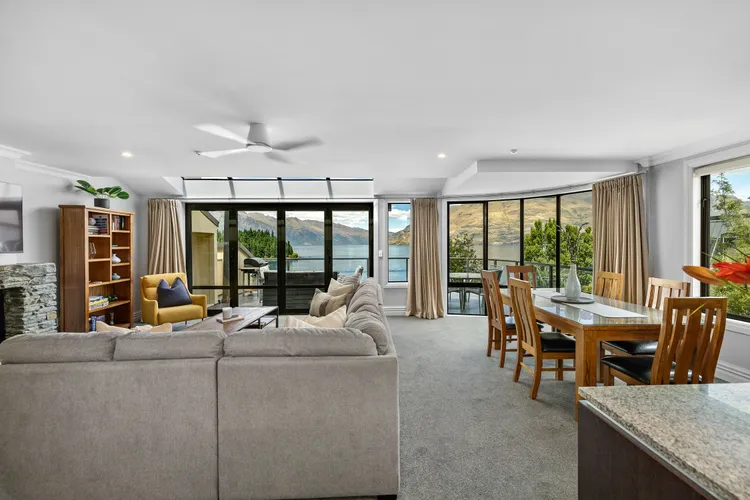 Lakefront at 912 The Beacon | 2 Bedroom