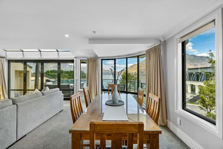 Lakefront at 912 The Beacon | 2 Bedroom