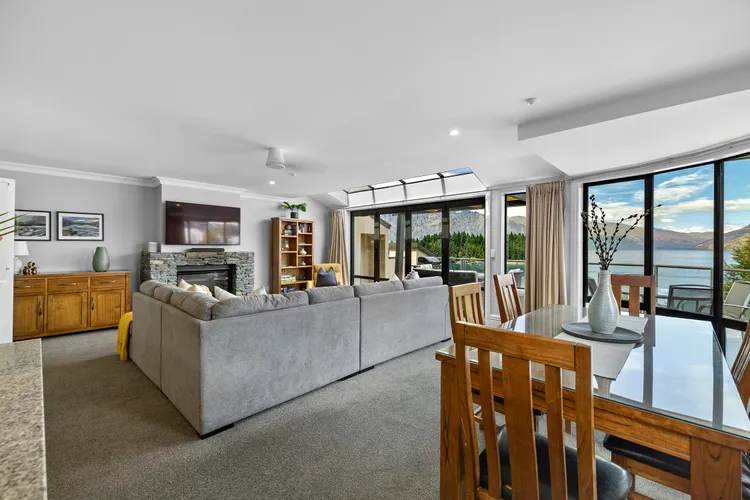 Lakefront at 912 The Beacon | 2 Bedroom