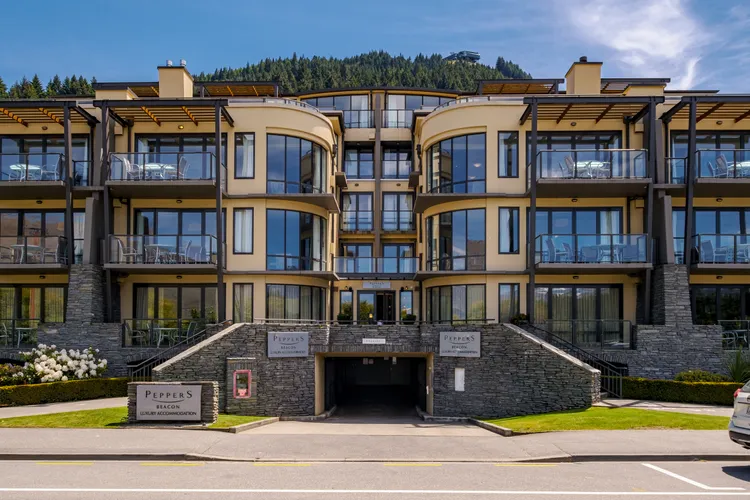 Lakefront at 912 The Beacon | 2 Bedroom