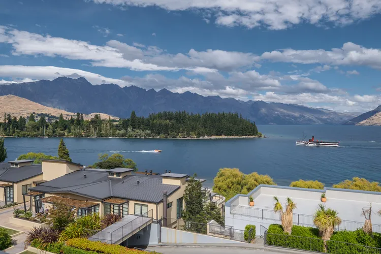 Lakefront at 912 The Beacon | 2 Bedroom
