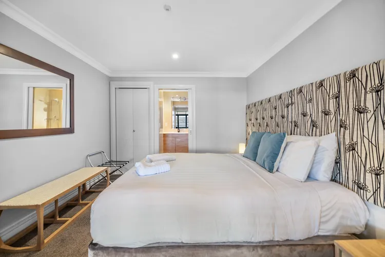 Lakefront at 912 The Beacon | 2 Bedroom
