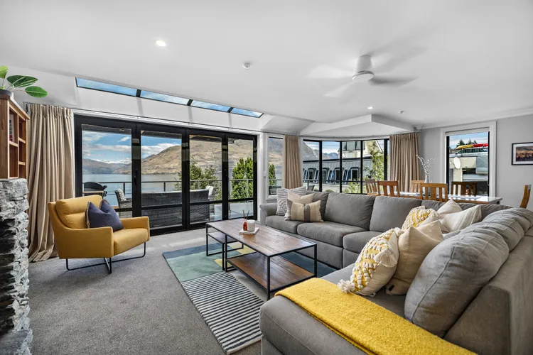 Lakefront at 912 The Beacon | 2 Bedroom