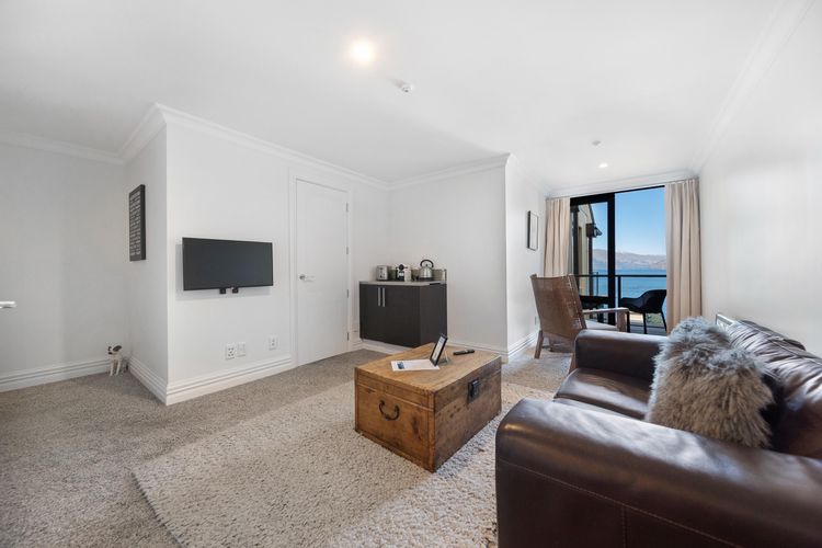 Beacon Lakeside Luxury 908 – 3 Bedroom