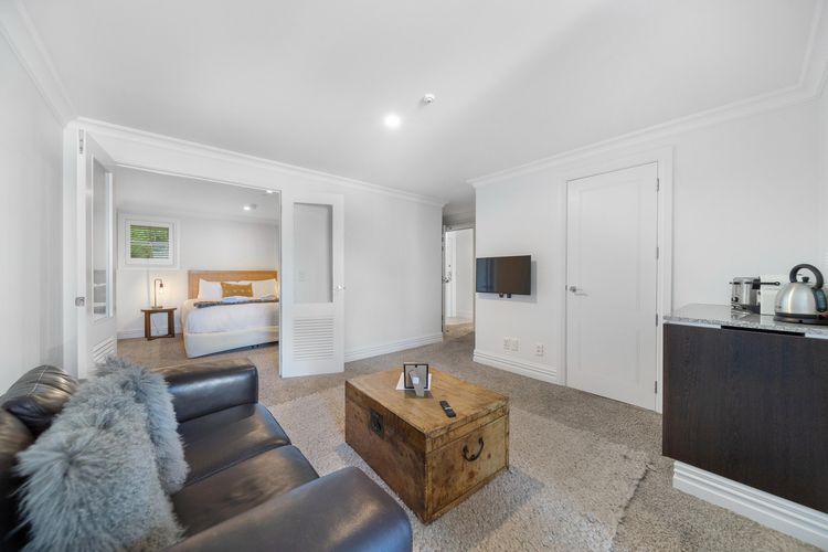 Beacon Lakeside Luxury 908 – 3 Bedroom