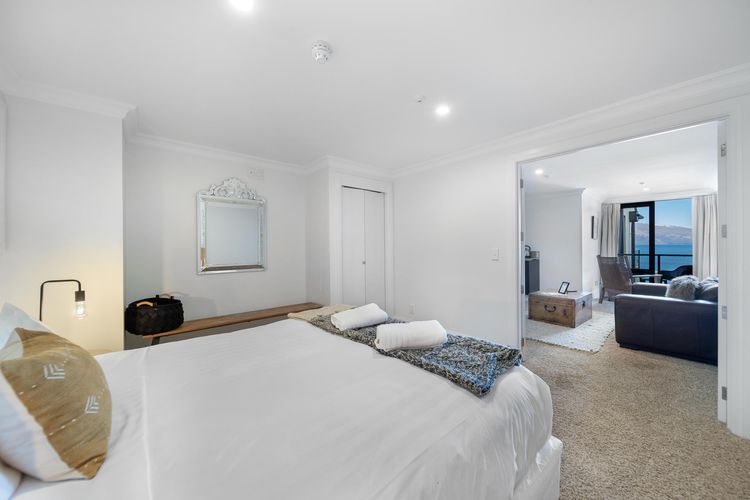 Beacon Lakeside Luxury 908 – 3 Bedroom