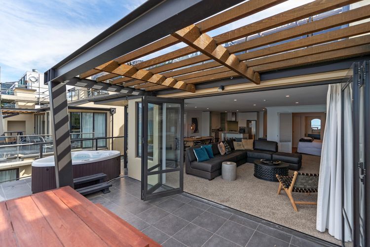 Beacon Lakeside Luxury 908 – 2 Bedroom