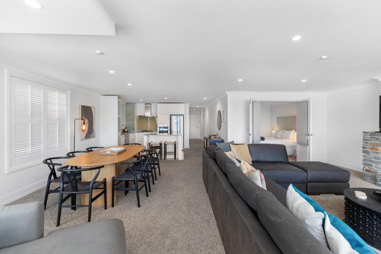 Beacon Lakeside Luxury 908 – 2 Bedroom