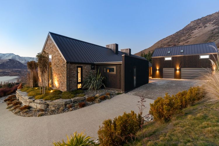 Sicilian Luxury Retreat – Main House & Loft