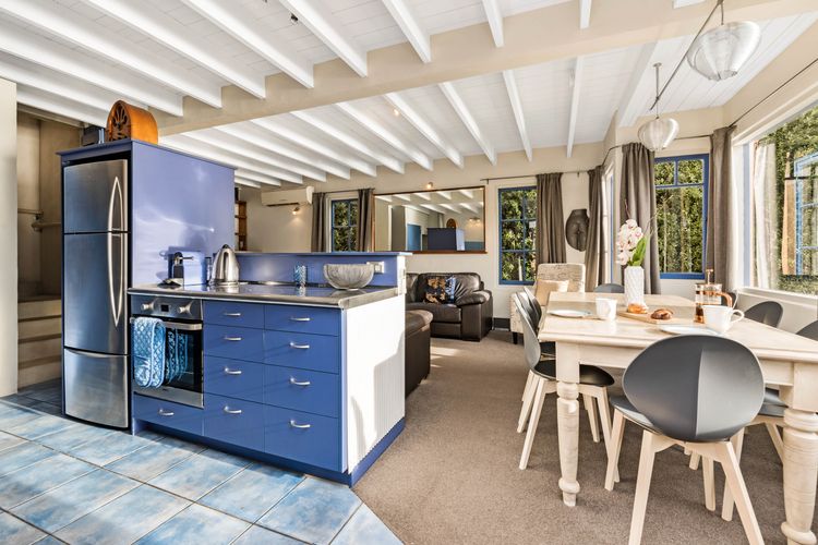 Sunny Lakeview Villa