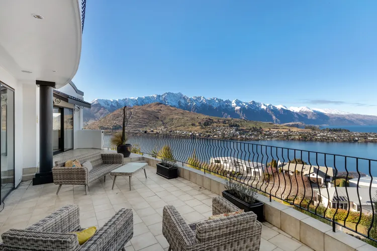 The Star of Queenstown Hill
