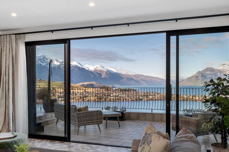 The Star of Queenstown Hill