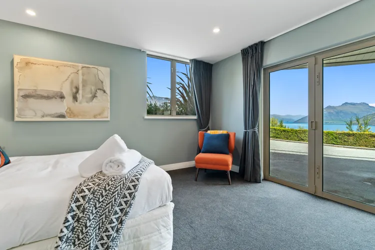 The Star of Queenstown Hill