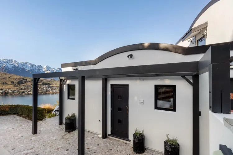 The Star of Queenstown Hill