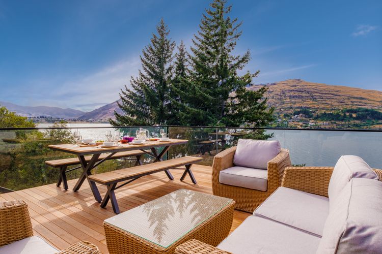 Queenstown Lakefront Dream | 3 Bed