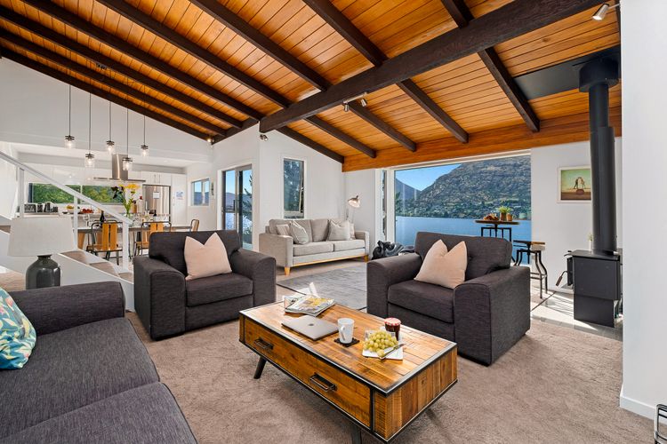 Queenstown Lakefront Dream | 3 Bed