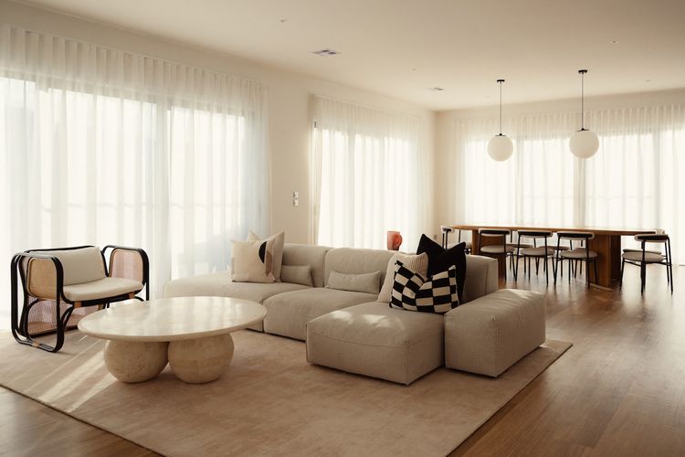 Living room image 4
