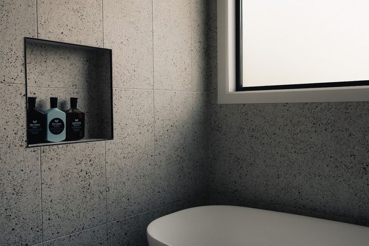 Full bathroom 1 image 1